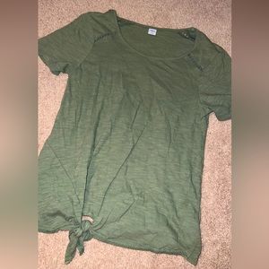 Green womens t shirt. Will be washed and de-wrinkled before purchase!